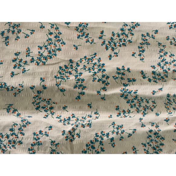 White Cotton Top with floral pattern - Picture 6 of 9